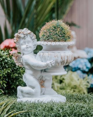 Фигура Ангел с чашей сидит Н-31см ФП200 в интернет гипермаркете «Планета Лета». Фото