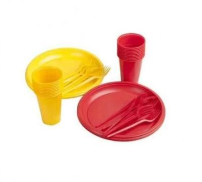 Набор посуды Детский тарелки 170мм цветные, стаканы 200 мл цветные,  вилки цветные 6 штук 71016 в интернет гипермаркете «Планета Лета». Фото