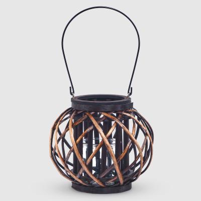 Фонарь плетеный White cloud arts черно-коричневый 26х21 см Сималенд в интернет гипермаркете «Планета Лета». Фото Фонарь плетеный White cloud arts черно-коричневый 26х21 см в интернет гипермаркете «Планета Лета». Фото